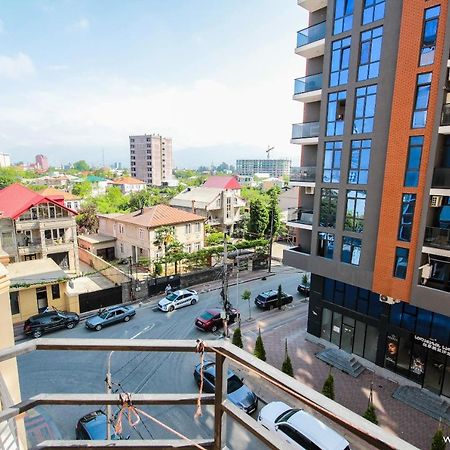 Hotel Batumi Inn Экстерьер фото