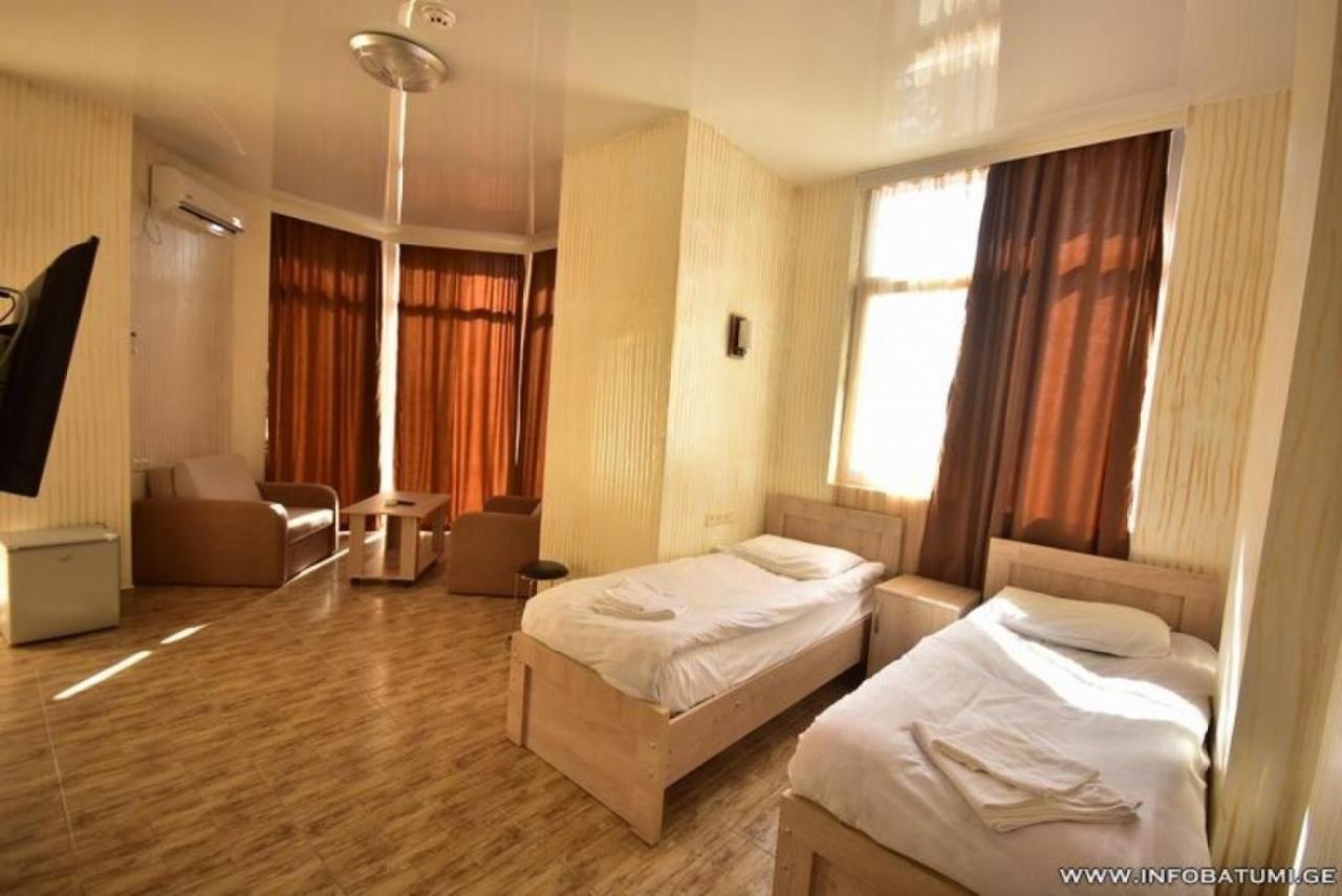Hotel Batumi Inn Экстерьер фото