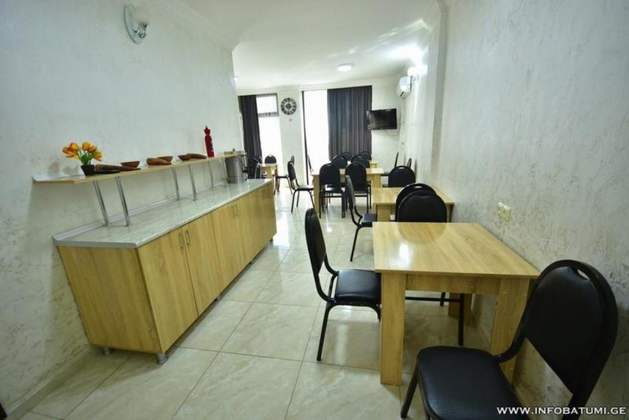Hotel Batumi Inn Экстерьер фото