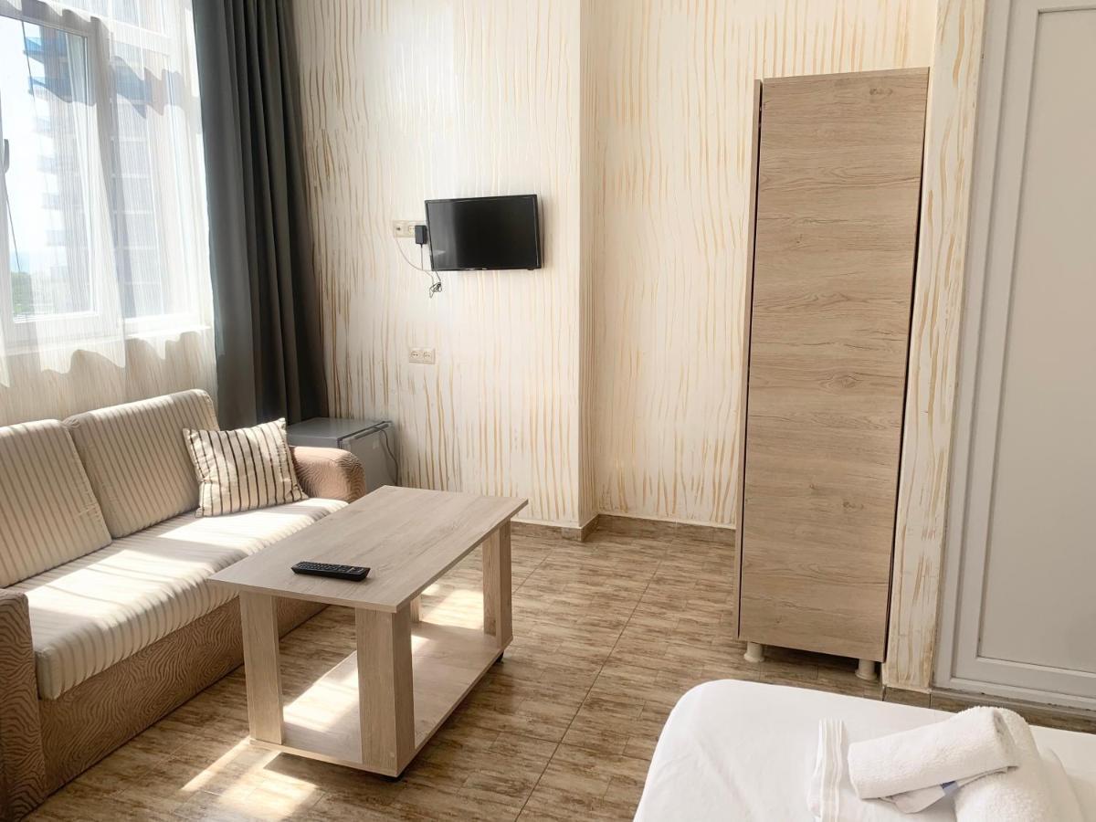 Hotel Batumi Inn Экстерьер фото