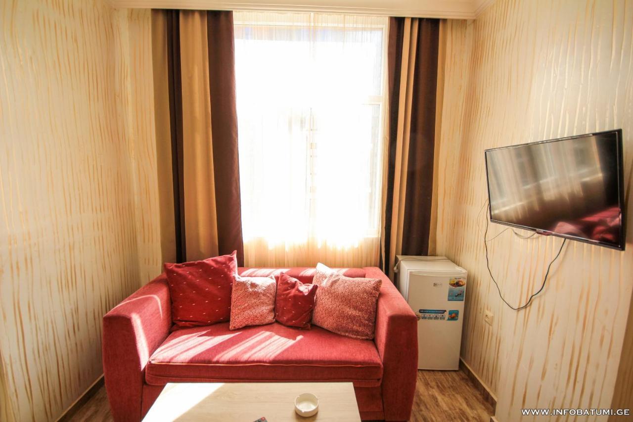 Hotel Batumi Inn Экстерьер фото