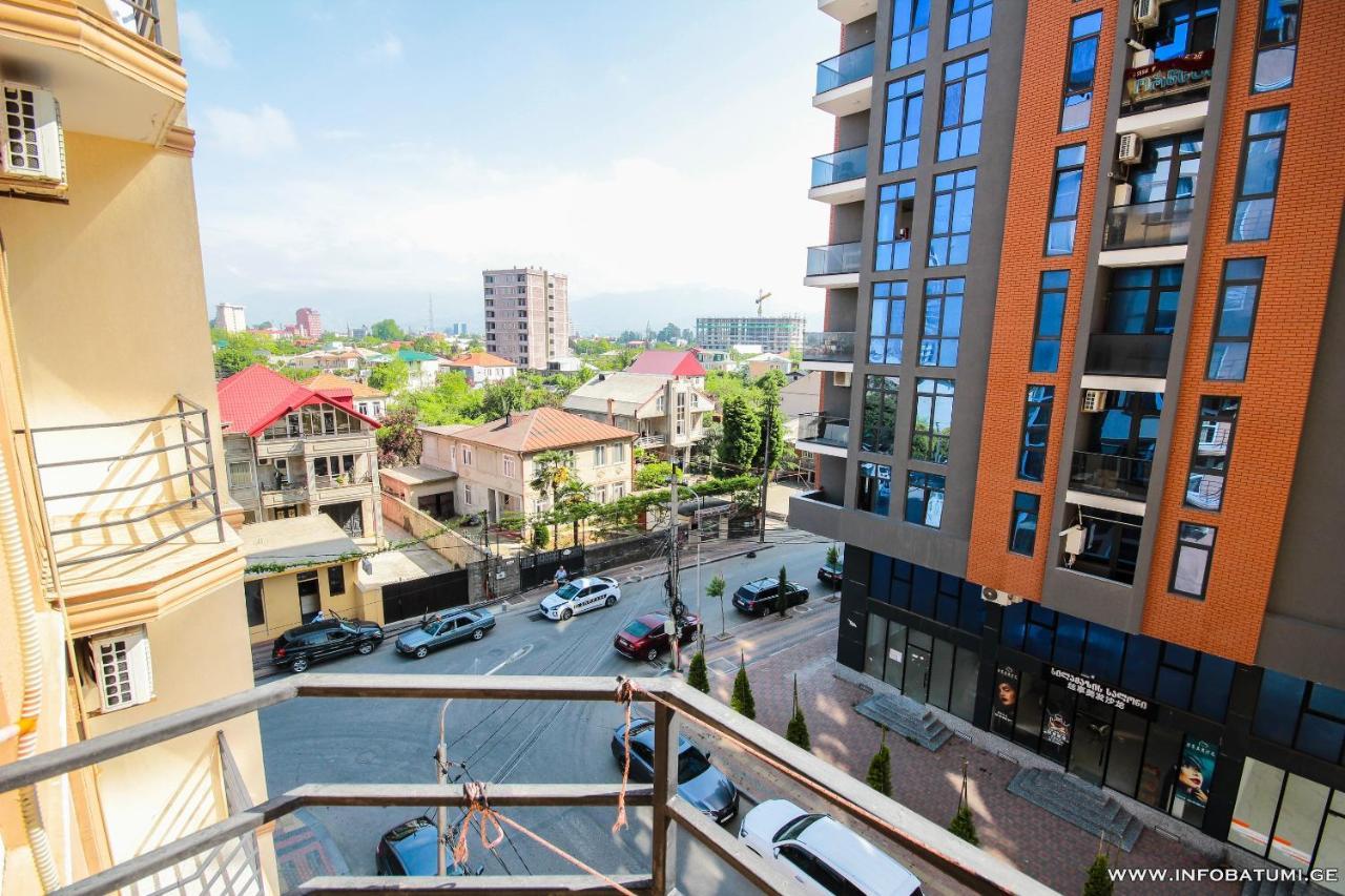Hotel Batumi Inn Экстерьер фото