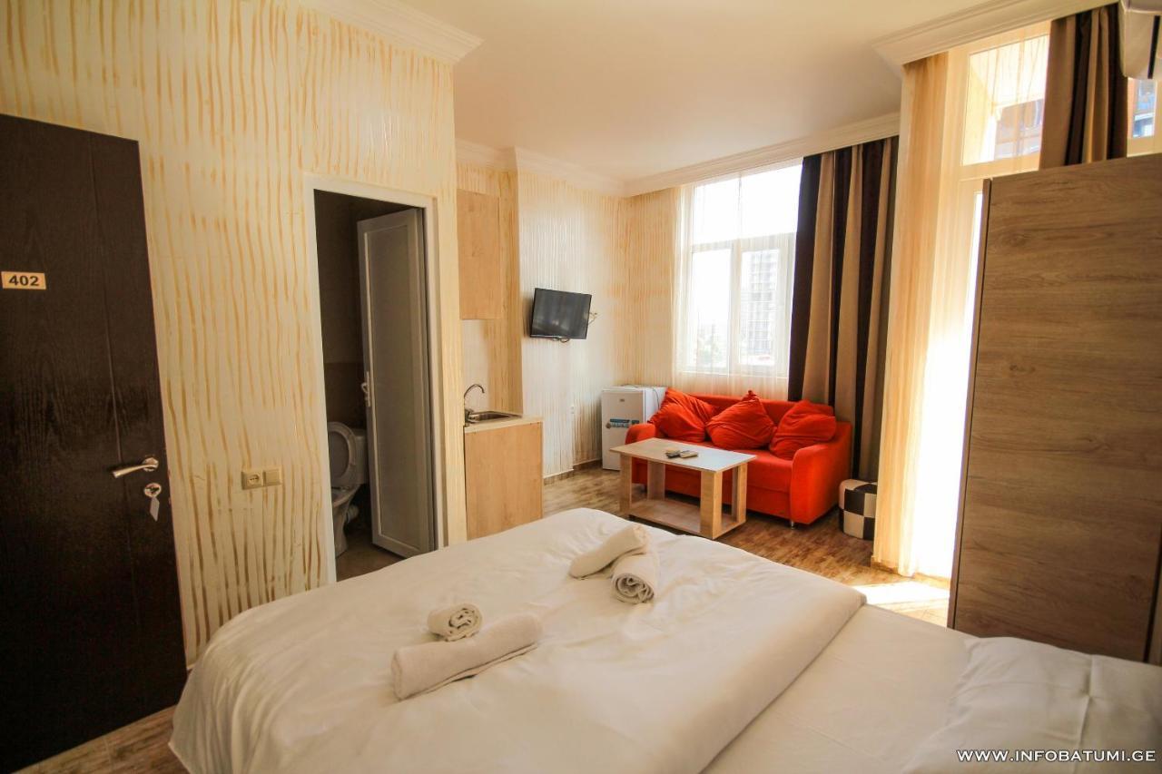 Hotel Batumi Inn Экстерьер фото