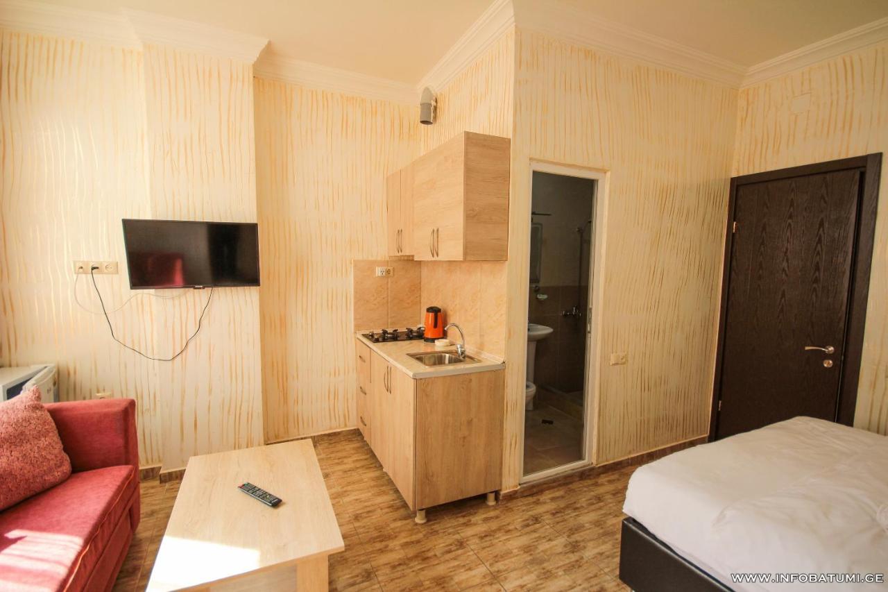 Hotel Batumi Inn Экстерьер фото