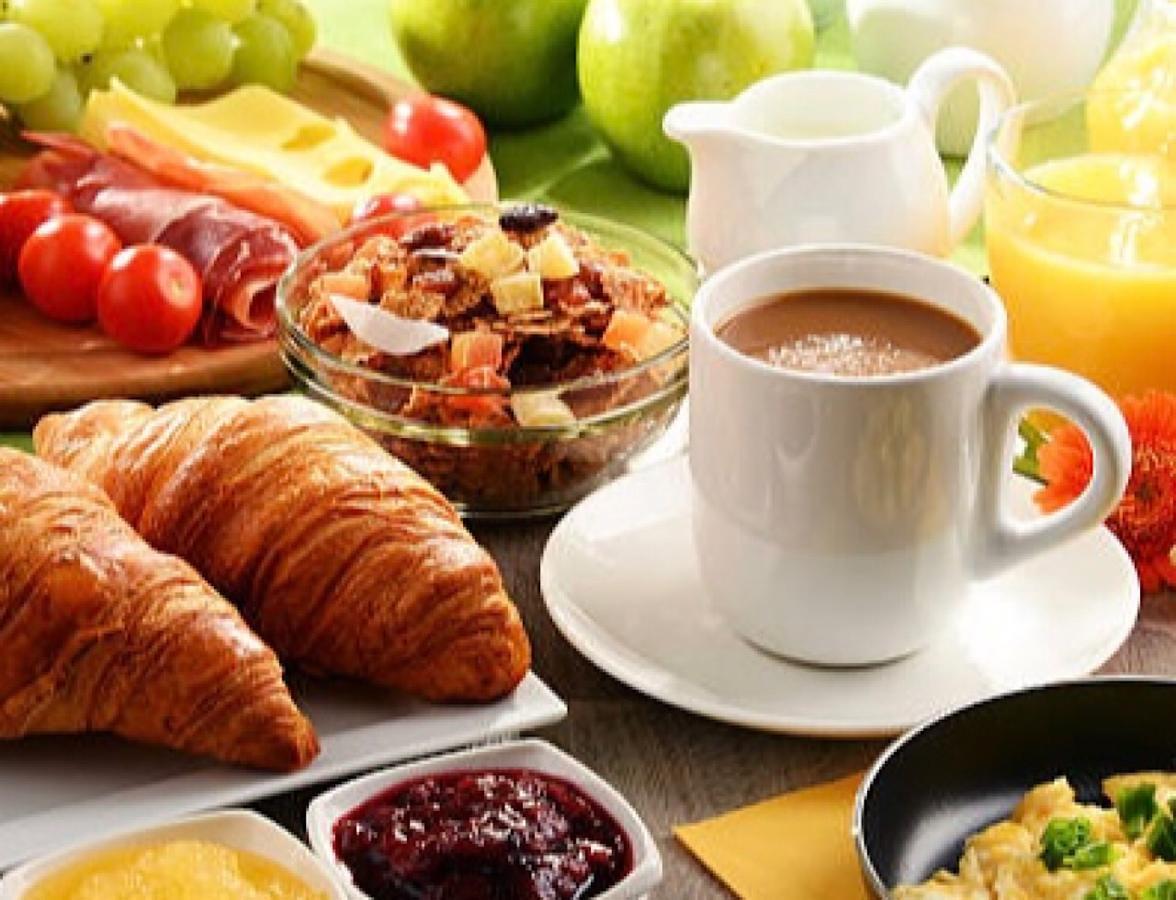Hotel Batumi Inn Экстерьер фото