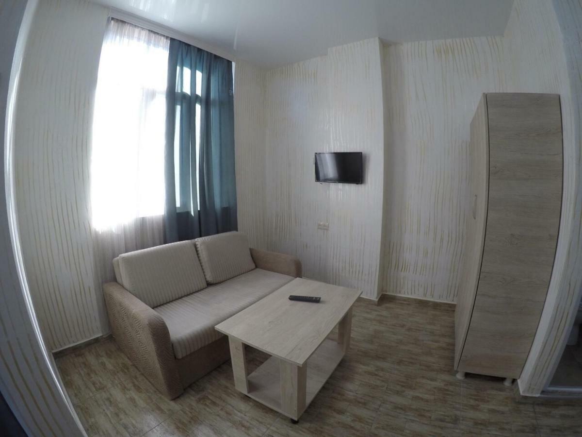 Hotel Batumi Inn Экстерьер фото