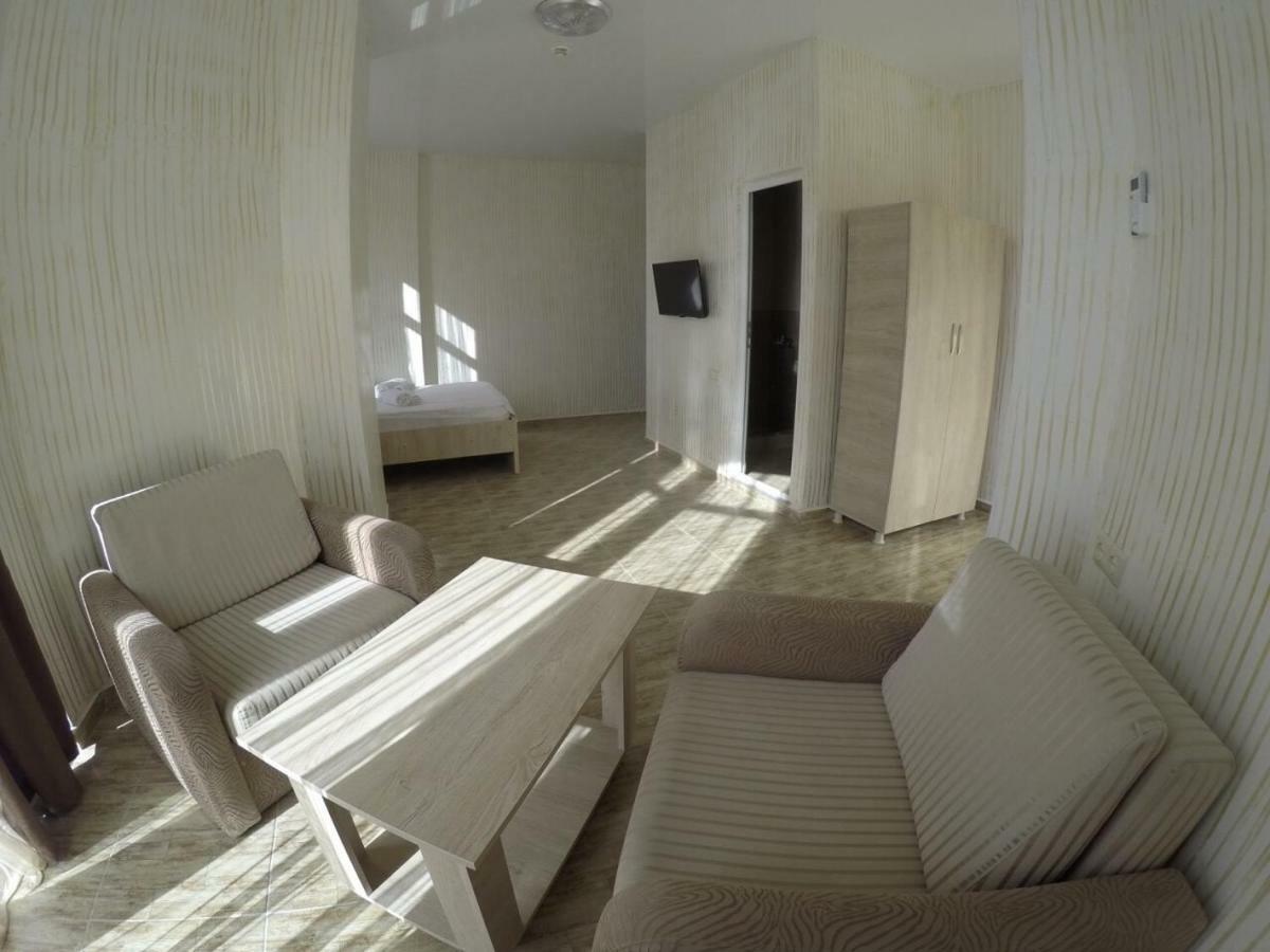 Hotel Batumi Inn Экстерьер фото